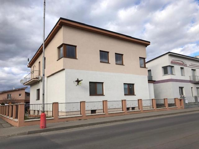 Apartmán Maťko Levice Exterior foto